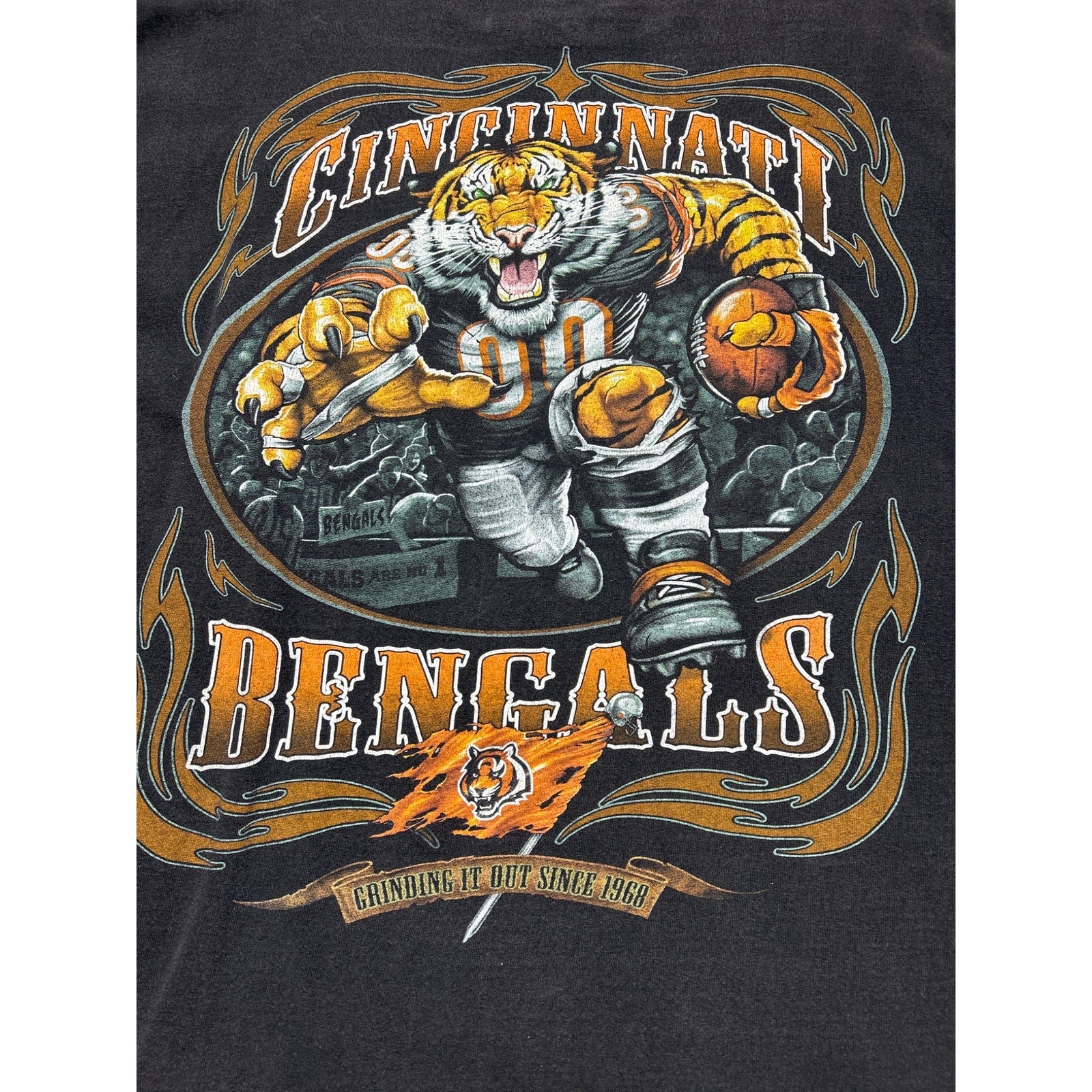 Vintage 2000s Cincinnati Bengals NFL Flaming Tiger Graphic T-Shirt
